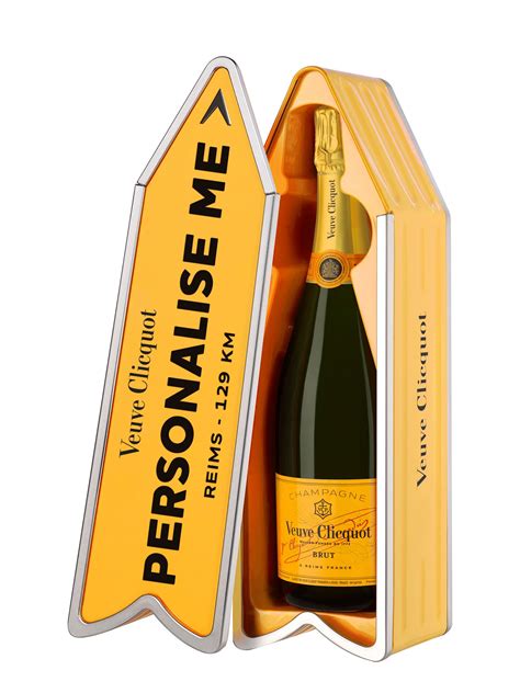 personalised champagne veuve clicquot.